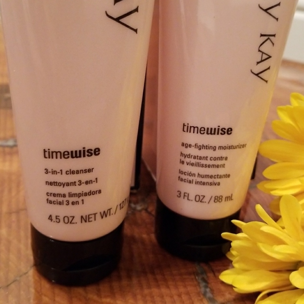 3 in 1 cleanser and moisturizer set